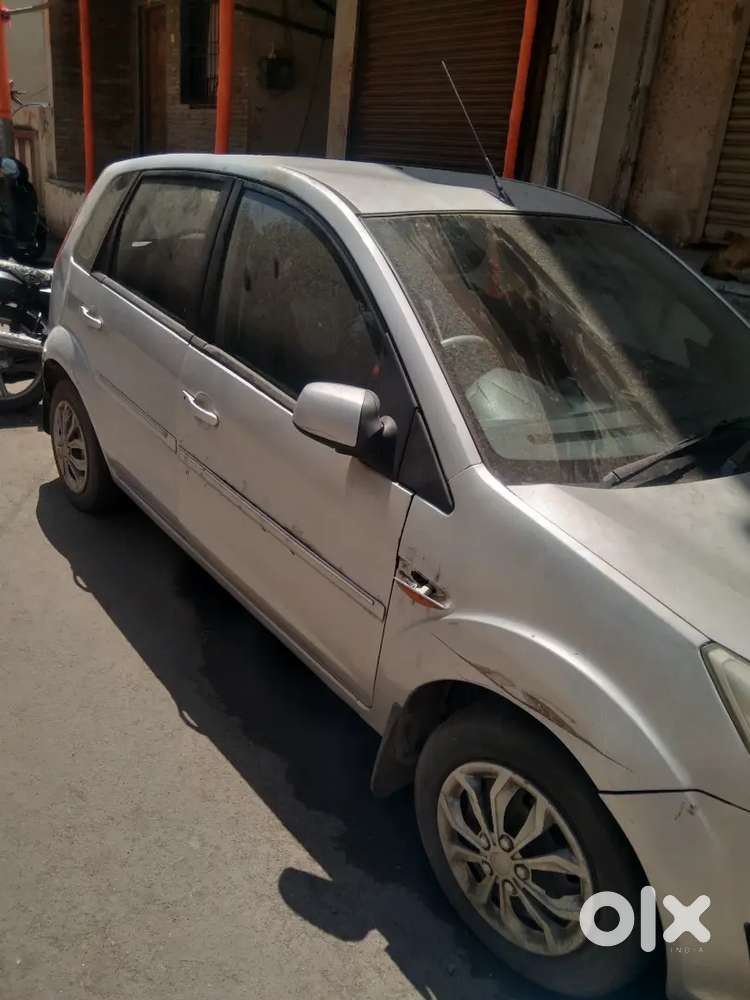 Ford Figo Zxi Petrol 2013 Good Engine Condition,just Service &one Year