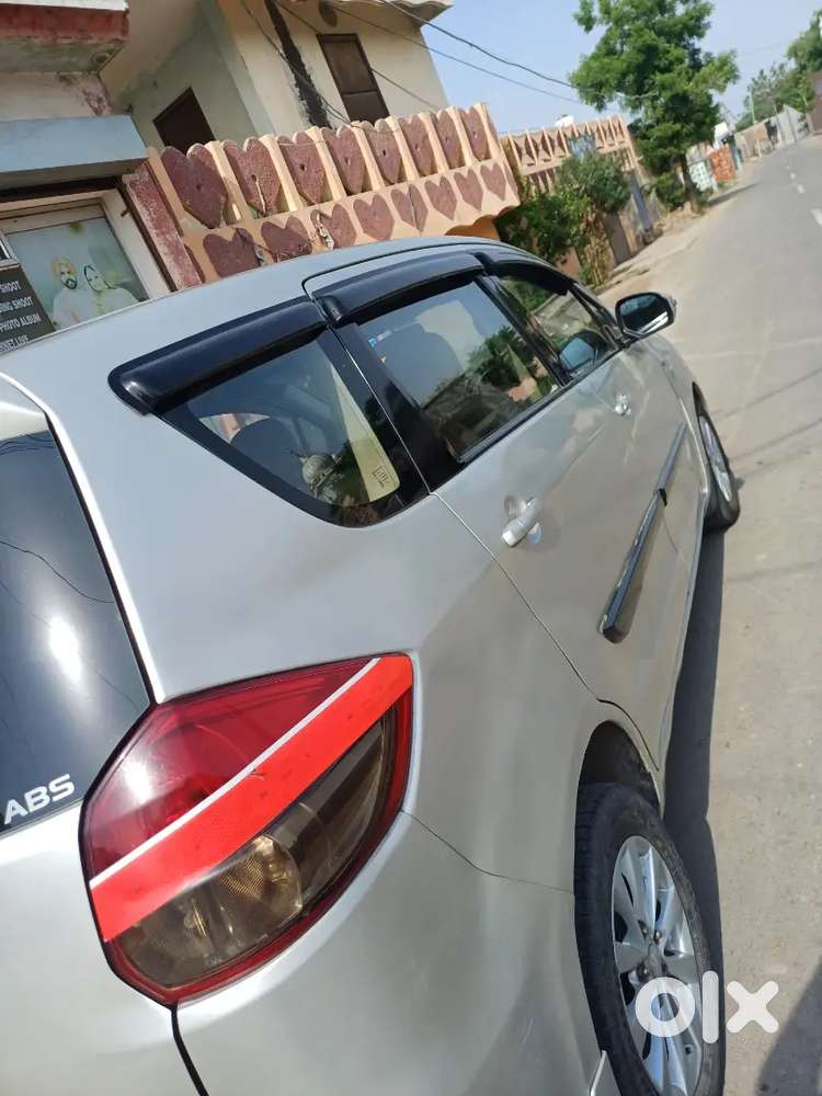 Maruti Suzuki Ertiga 2012