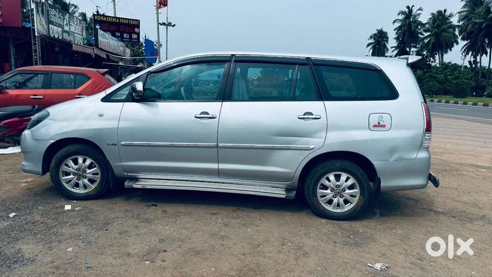 Toyota Innova 2010 Diesel Well Maintained