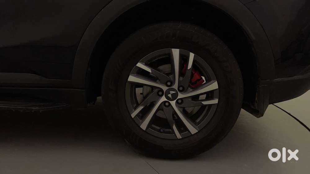 Mahindra Xuv700 2.2 Ax 5 Diesel At 7 Str, 2023, Diesel