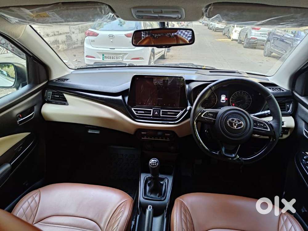 Toyota Glanza 2025 V Mt Petrol Opt Hybrid Just Run 9600 Kms