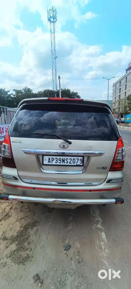 Toyota Innova 2.5 V 2012 Diesel Manual