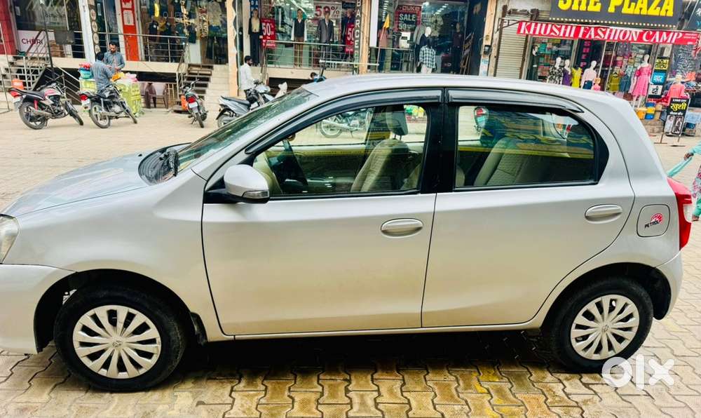 Toyota Etios Liva 2017 Petrol 99000 Km Driven