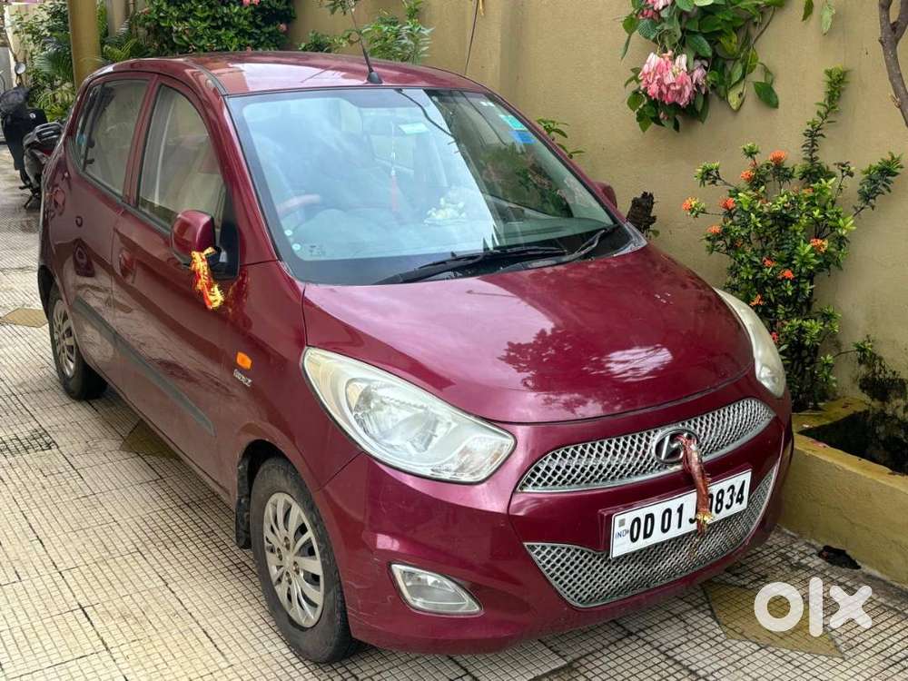 Hyundai I10 Sportz 2015 Petrol . 3 Brand New Tyres Installed Nearby