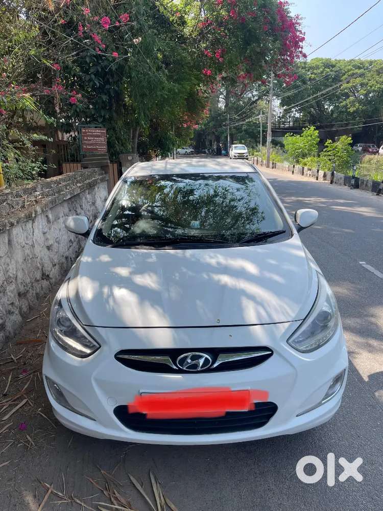White Hyundai Verna For Sale  Good Condition
