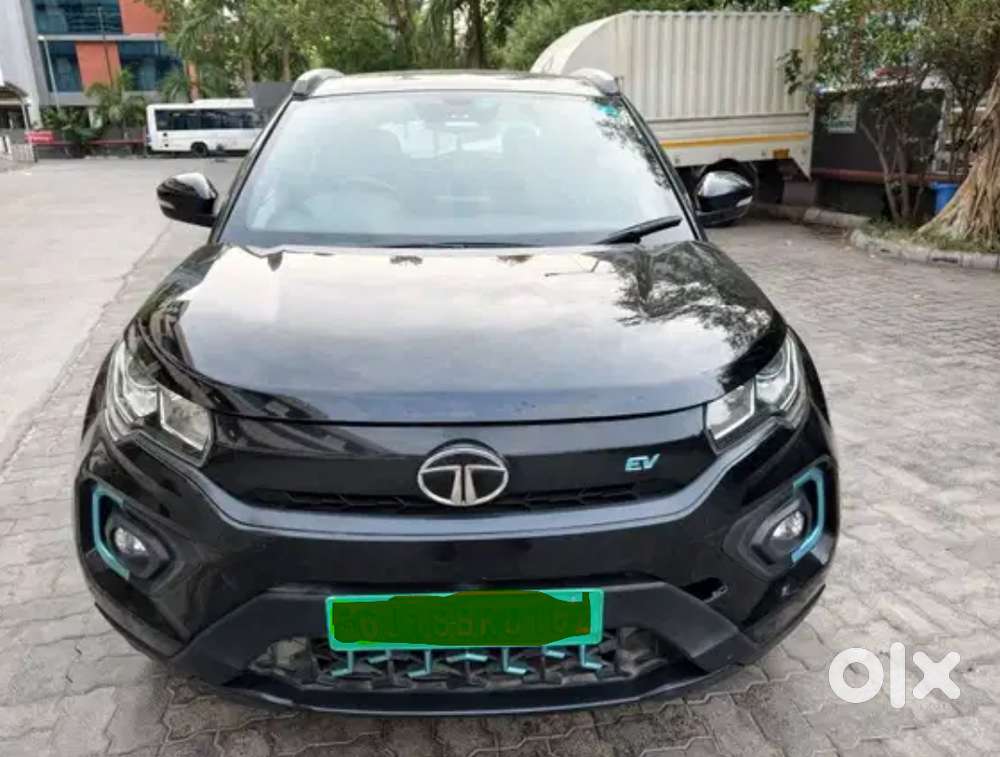 Tata Nexon Ev Black Hawk Sunroof Top Model