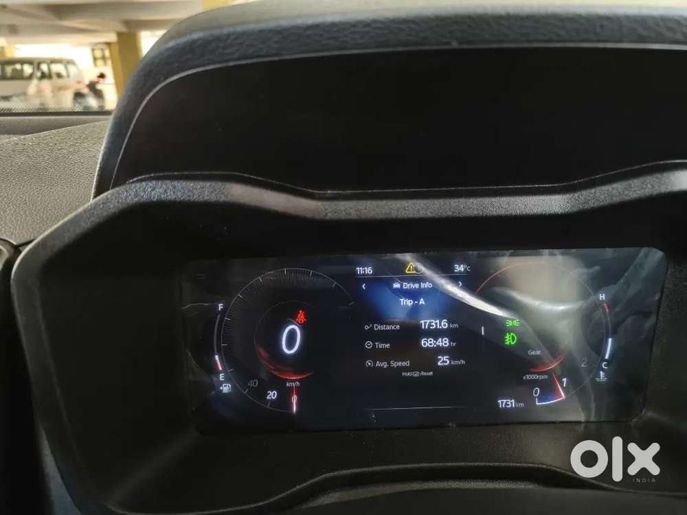 Mahindra Xuv 3xo Revx A 2025 Petrol 1730 Km Driven