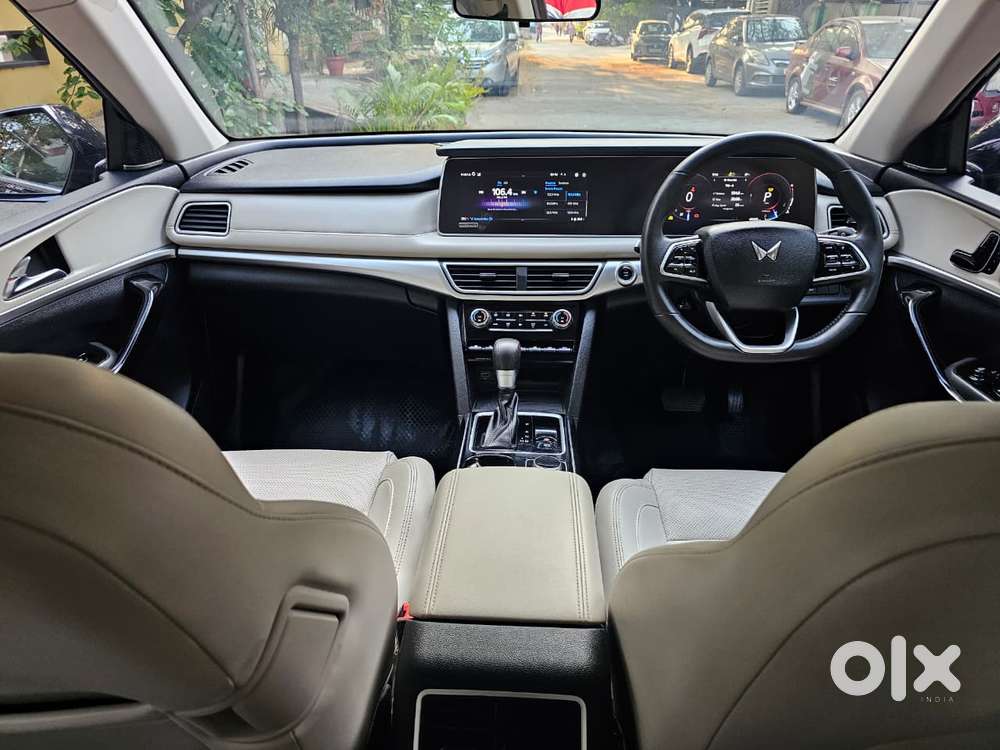 Mahindra Xuv700 2.2 Ax 7 Diesel At Luxury Pack Str, 2024, Diesel