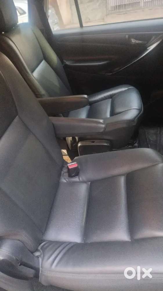 Toyota Innova Crysta Petrol  Well Maintained  7 Seater  1st Owner