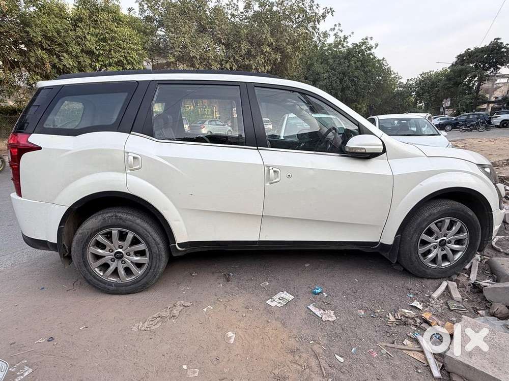 Xuv 500 W10 Top Model