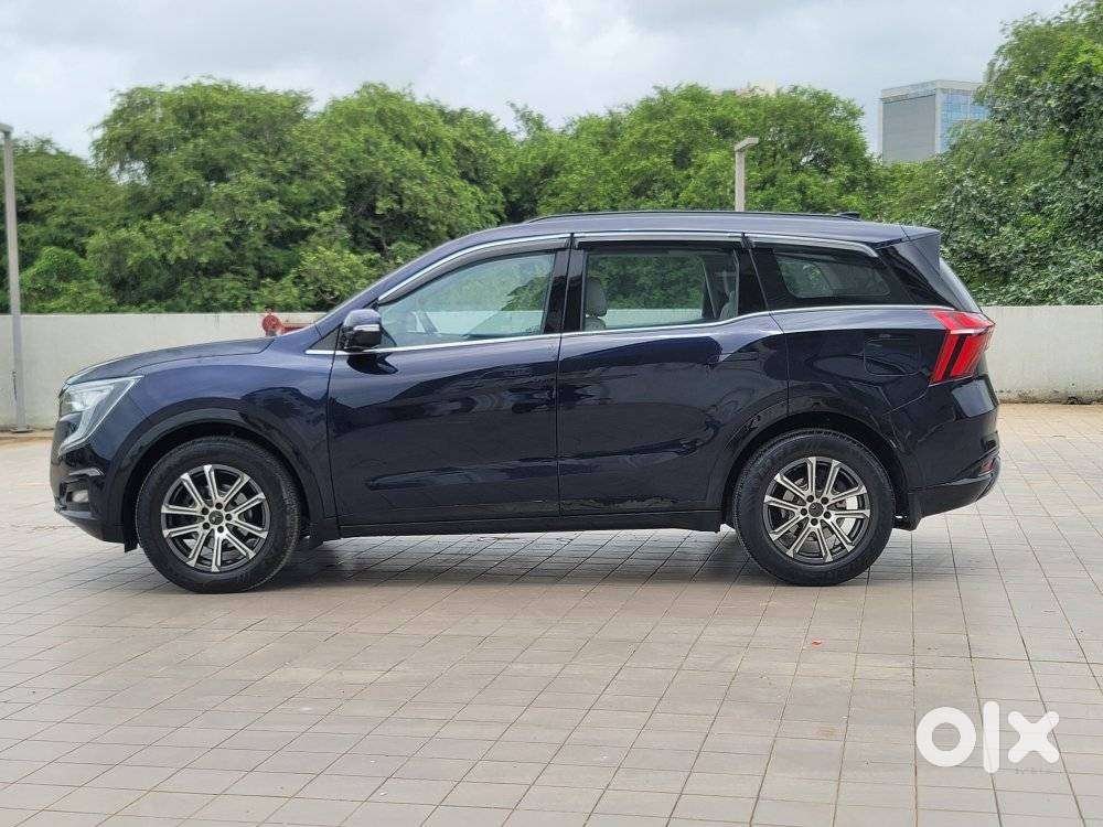 Mahindra Xuv700 2.0 Ax 7 Petrol At Str, 2023, Petrol