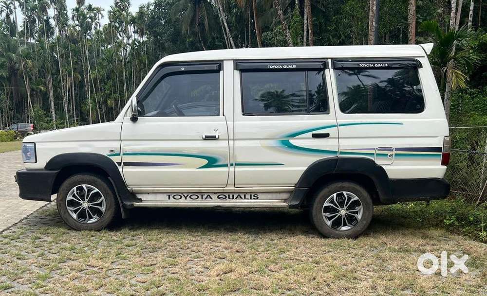 Toyota Qualis 2004 Diesel Well Maintained