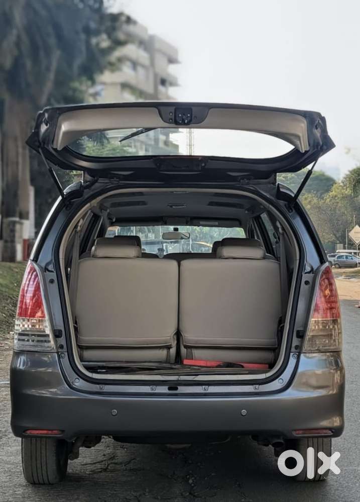 Toyota Innova 2.5 V 8 Str, 2011, Diesel