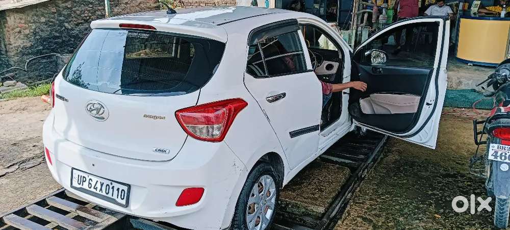 Hyundai Grand I10 2015 Diesel 70185 Km Driven