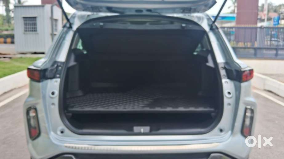 Toyota Urban Cruiser Hyryder 1.5 V Hybrid, 2025, Petrol