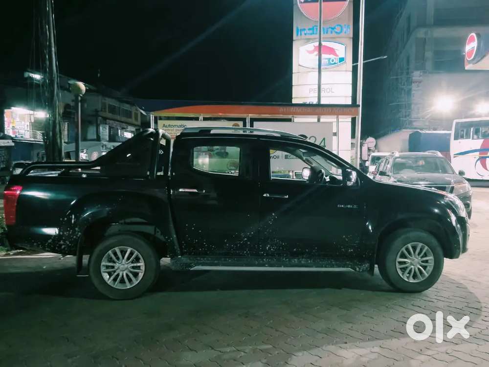 Isuzu D-max V-cross 2025
