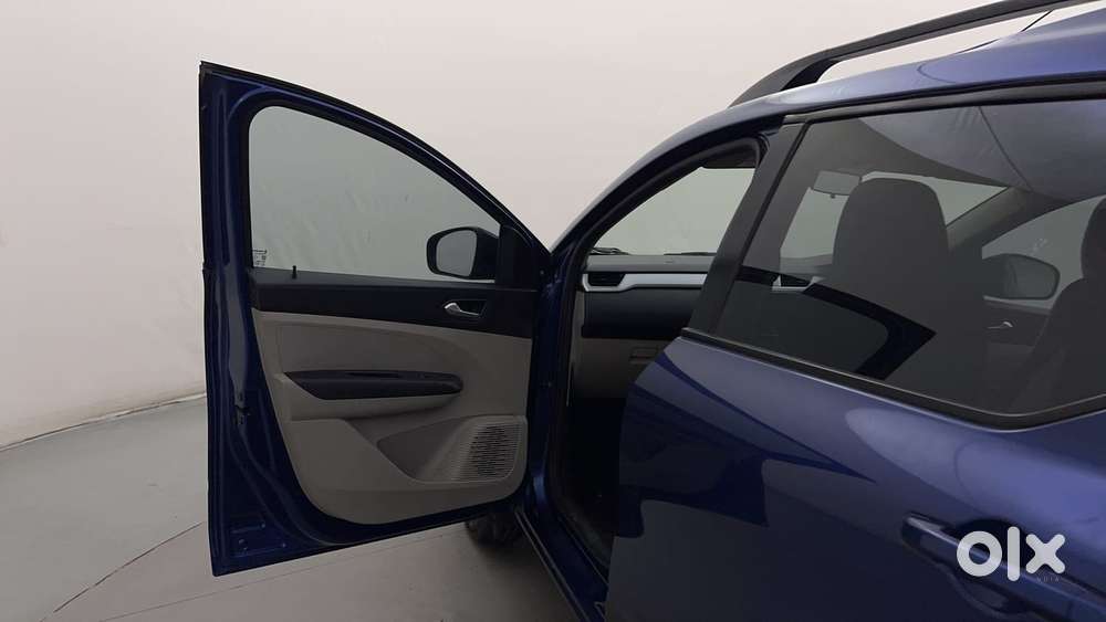 Renault Triber Rxz Easy-r Amt, 2022, Petrol