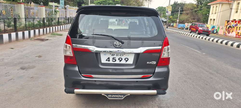 Toyota Innova 2.5 V 8 Str, 2015, Diesel
