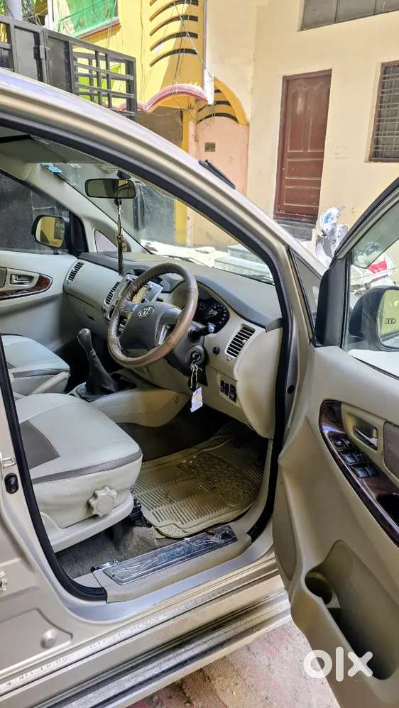 Rare Opportunity – 2013 Toyota Innova 2.5 V Diesel