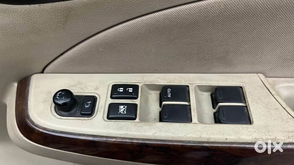 Maruti Suzuki Swift Dzire Amt Zxi, 2018, Petrol