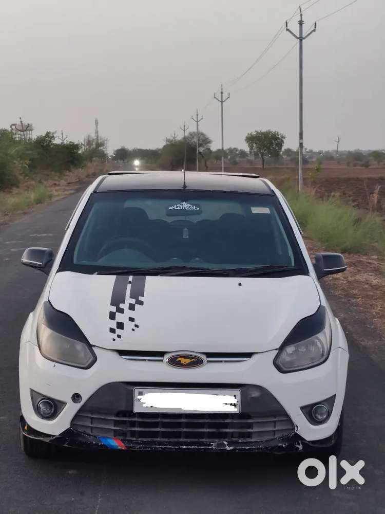 Good Condition Car Disel Variant 2011 Model With 3rd Owner