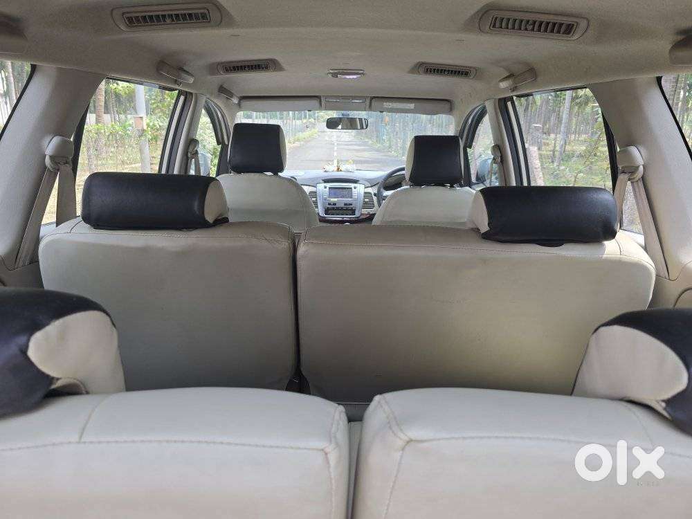 Toyota Innova 2.5 V 8 Str, 2015, Diesel