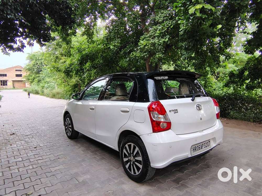 Toyota Etios Liva V Dual Tone, 2018, Petrol