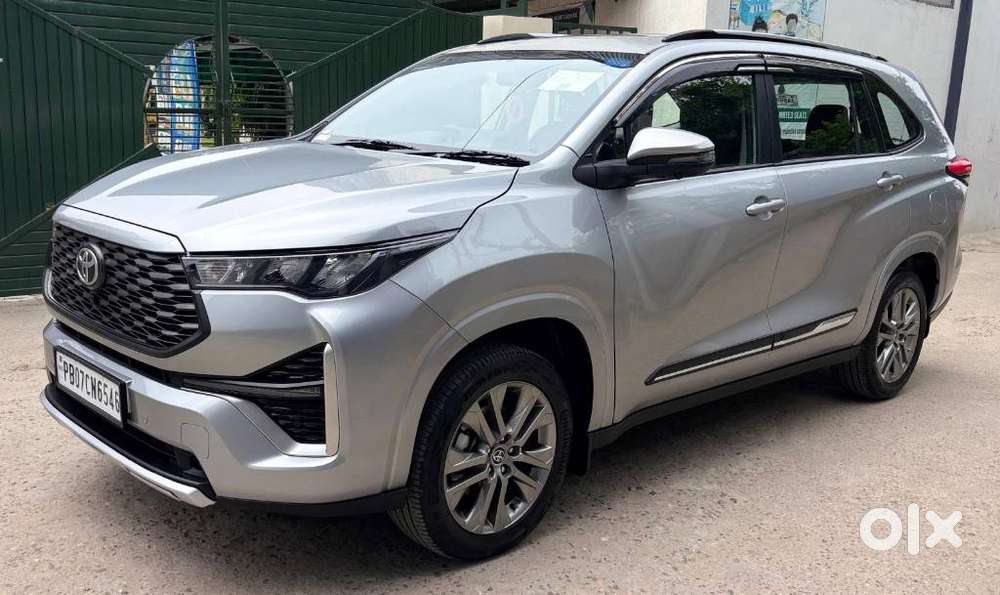 Toyota Innova Hycross, 2026, Petrol