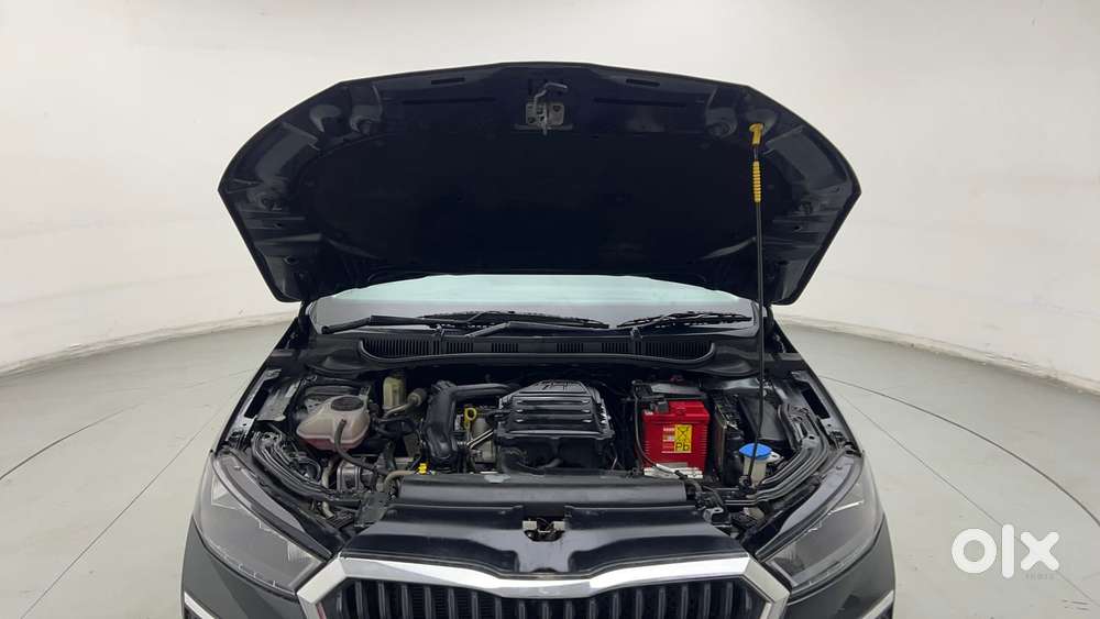 Skoda Slavia Ambition 1.0l Tsi At, 2022, Petrol
