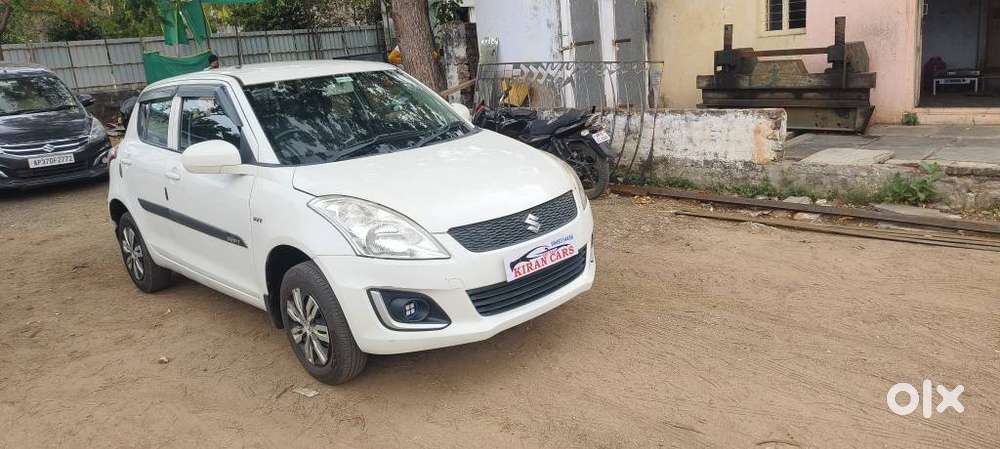 Maruti Suzuki Swift Vxi Abs Bsiv, 2016, Petrol