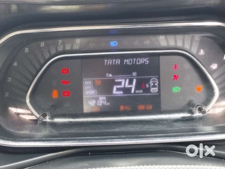 Tata Nexon Smart 1.2 Revotron Petrol 5 Mt, 2024, Petrol