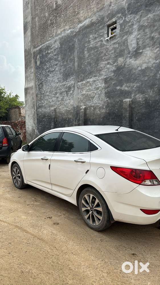 Hyundai Fluidic Verna 2014 Diesel Manual