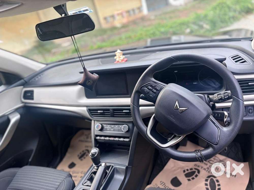 Mahindra Xuv700 2022 Petrol 17000 Km Driven