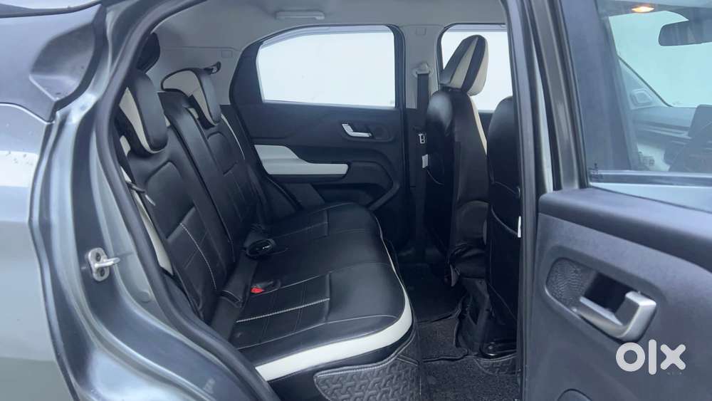 Tata Punch 1.2 Revotron Creative Amt Dual Tone, 2023, Petrol