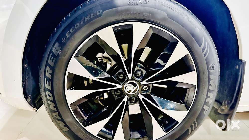 Skoda Superb 2.0 Tsi At L&k, 2021, Petrol