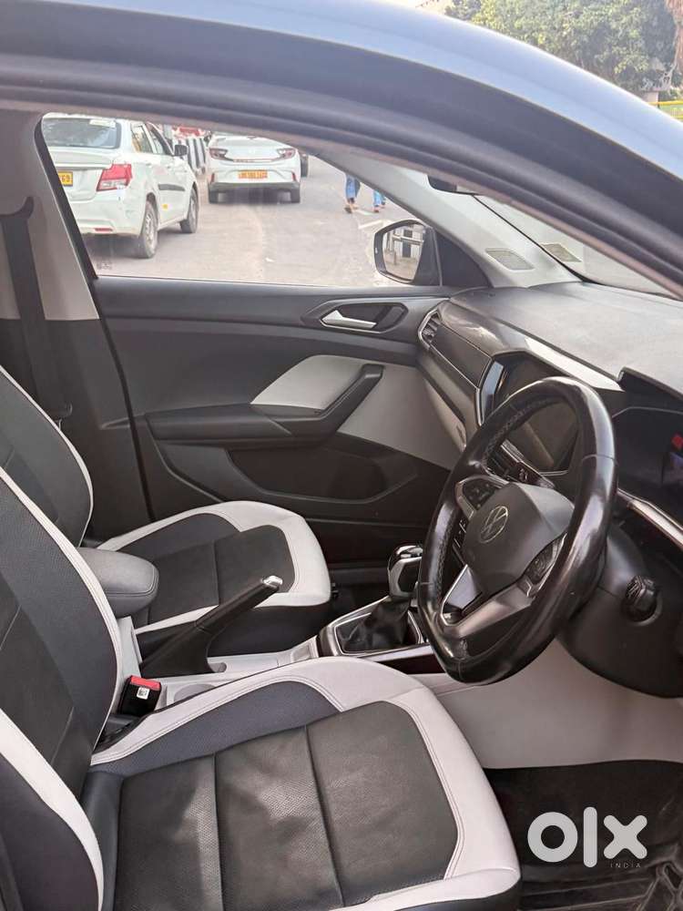 Volkswagen Taigun 1.0 Tsi Topline At, 2023, Petrol