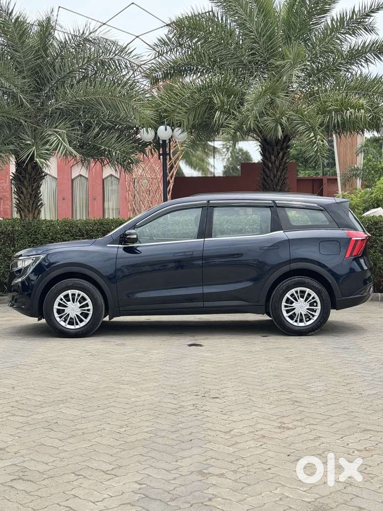 Mahindra Xuv700 2.2 Mx Diesel Mt 5 Str, 2023, Diesel