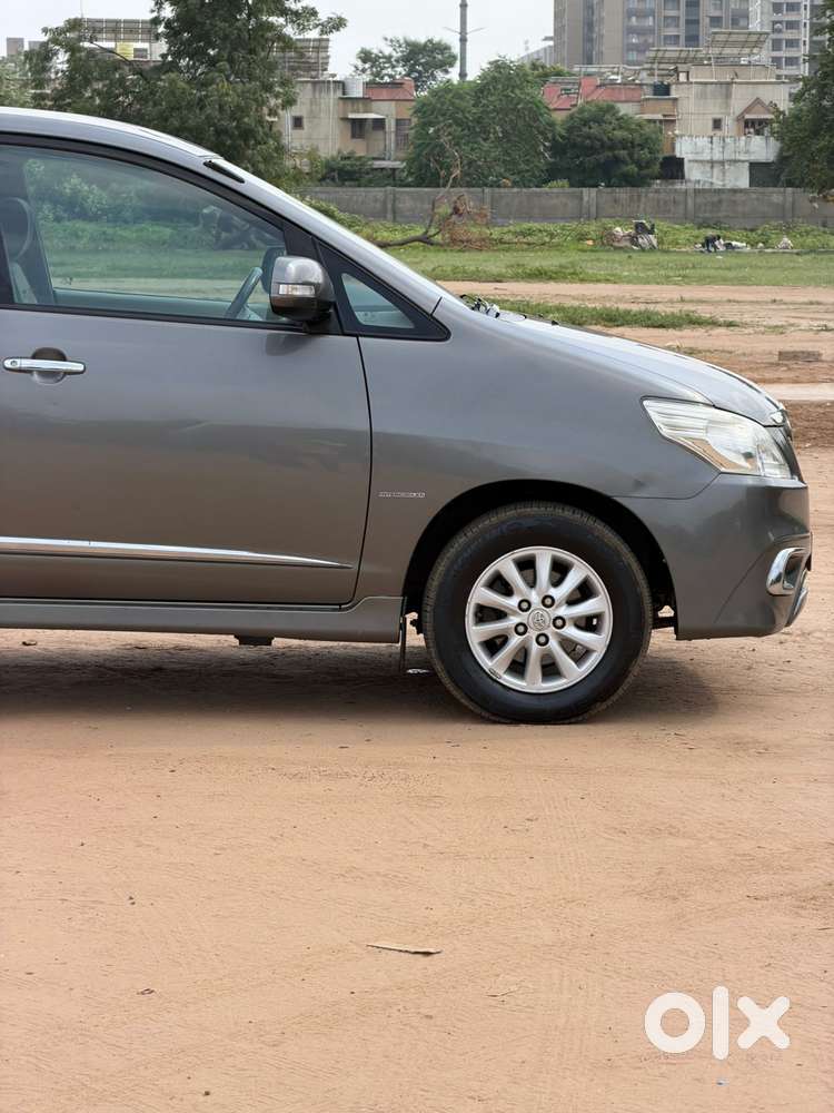 Toyota Innova 2.5 Vx 8 Str Bs-iii, 2013, Diesel
