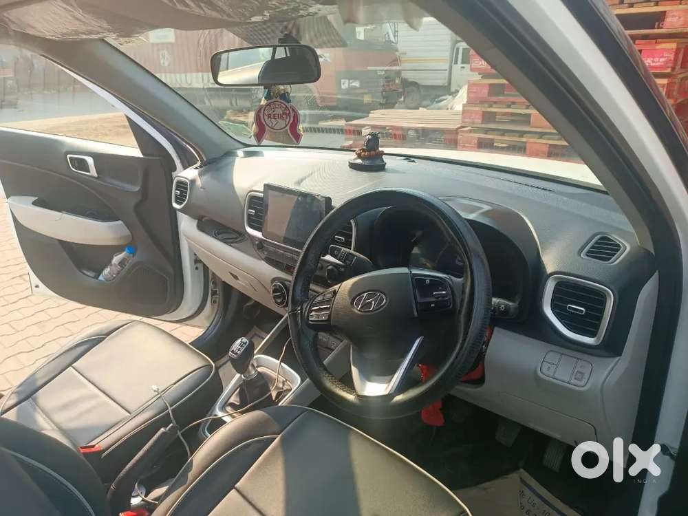 Hyundai Venue 2022 Diesel Well Maintained