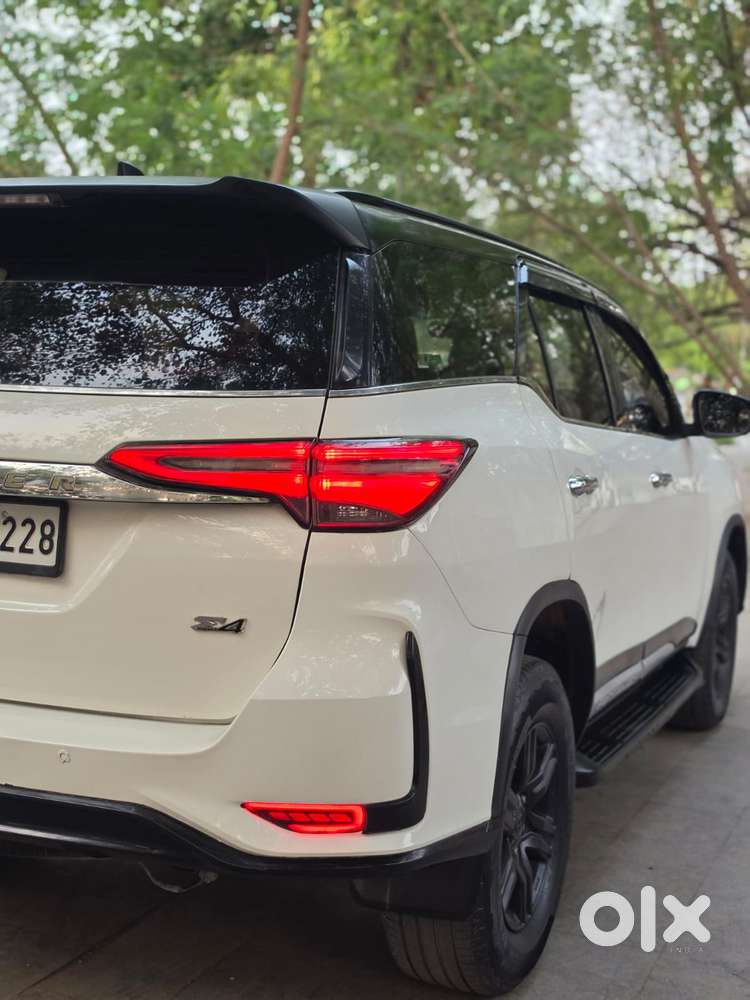 Toyota Fortuner 4x2 At, 2017, Diesel