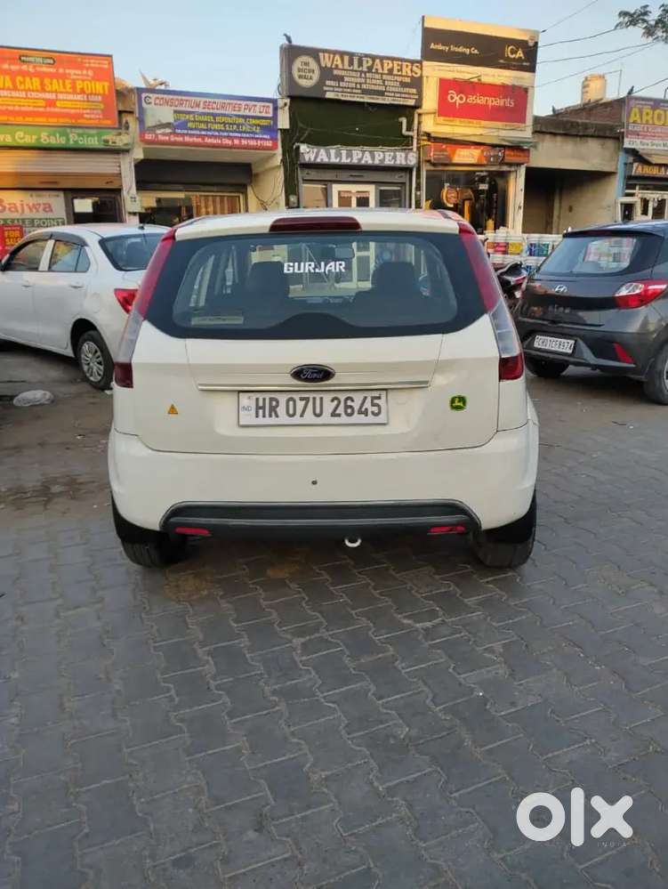 Ford Figo 2014 Diesel 129000 Km Driven White Colour