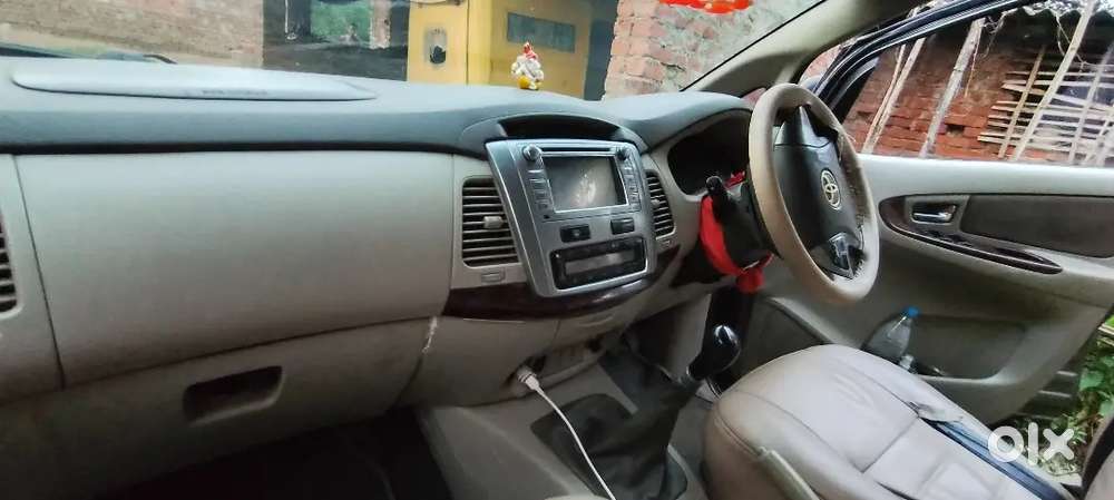 Toyota Innova 2014 Diesel 150000 Km Driven