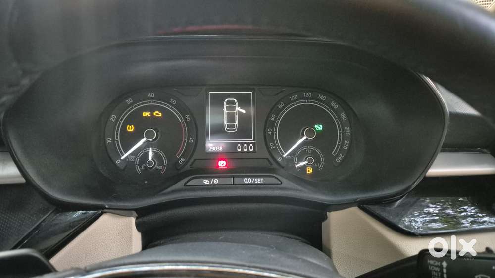 Skoda Slavia 1.0 Ambition Tsi, 2025, Petrol