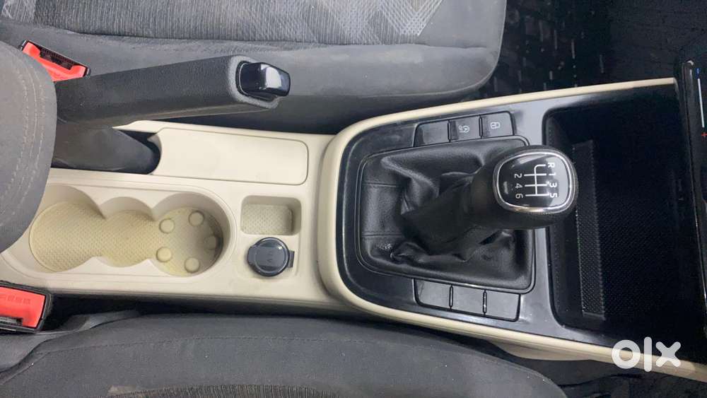 Skoda Slavia 1.0 Ambition Tsi, 2022, Petrol