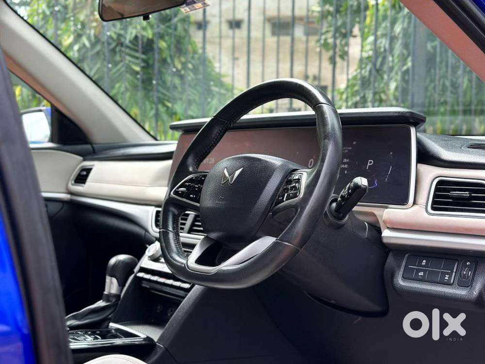 Mahindra Xuv700 2.2 Ax 7 Diesel At Str Awd, 2022, Diesel