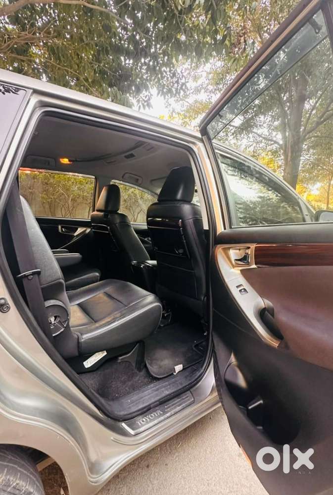 Toyota Innova Crysta Zx 2.4 Diesel 7 Seater, 2016, Diesel