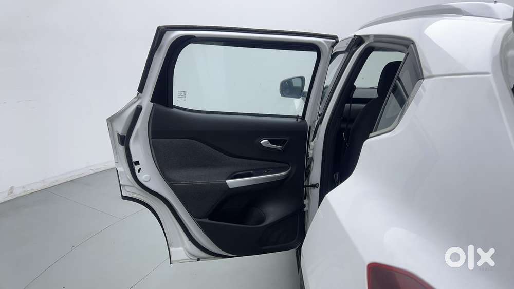 Nissan Magnite 1.0 Xv Premium Turbo Cvt (o), 2022, Petrol