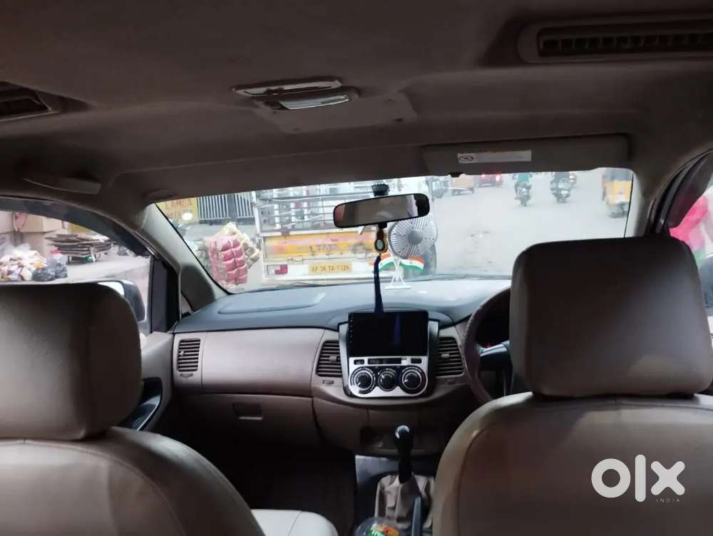 Toyota Innova Taxi Plate 2016
