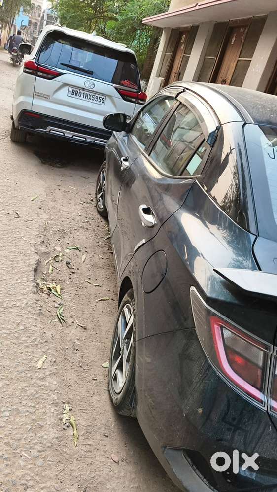 Hyundai Aura 2024 Petrol 28700 Km Driven