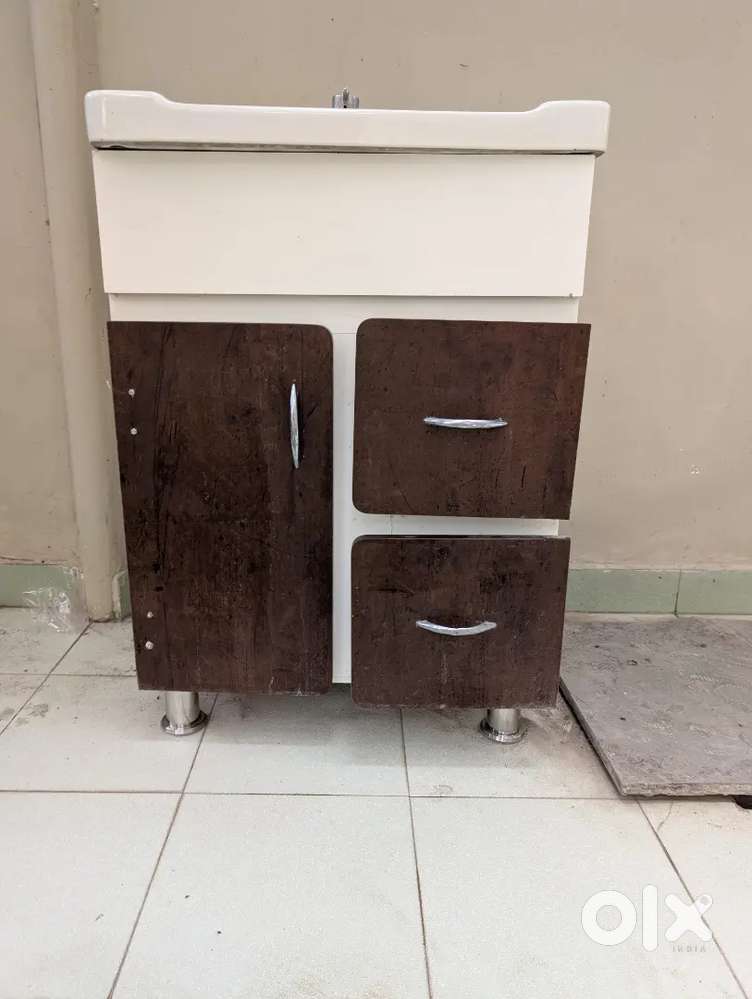 WASH BASIN WITH WOODEN CABINET